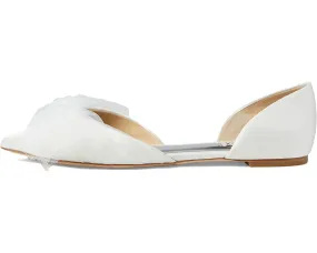 Fergie Badgley Mischka flats, white